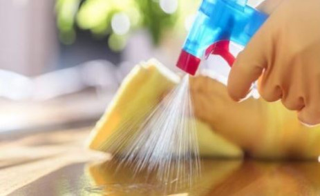 Uses Eco-Friendly Cleaning Solutions