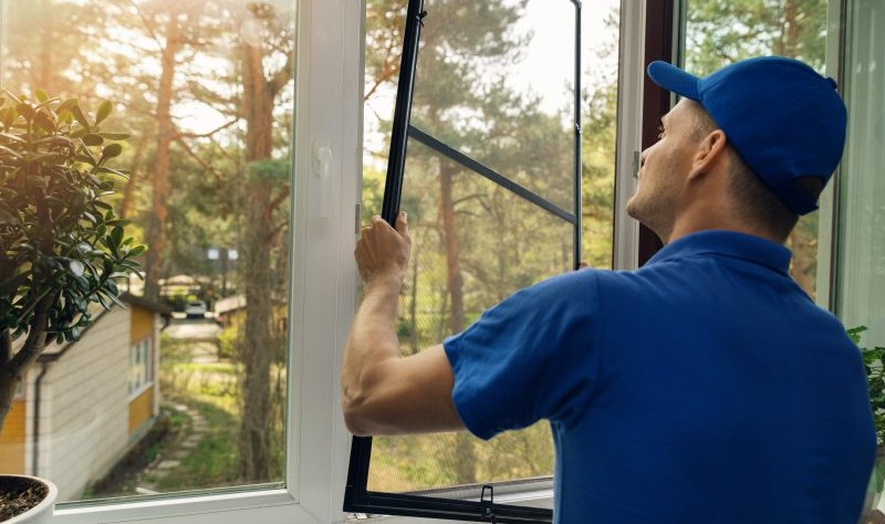 Cleaning Hacks for Windows with Security Screens